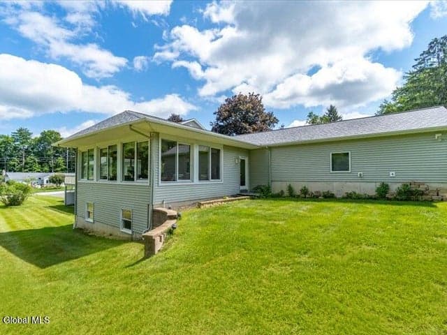 126 Wood Dale Drive, Clifton Park, NY, photo 5