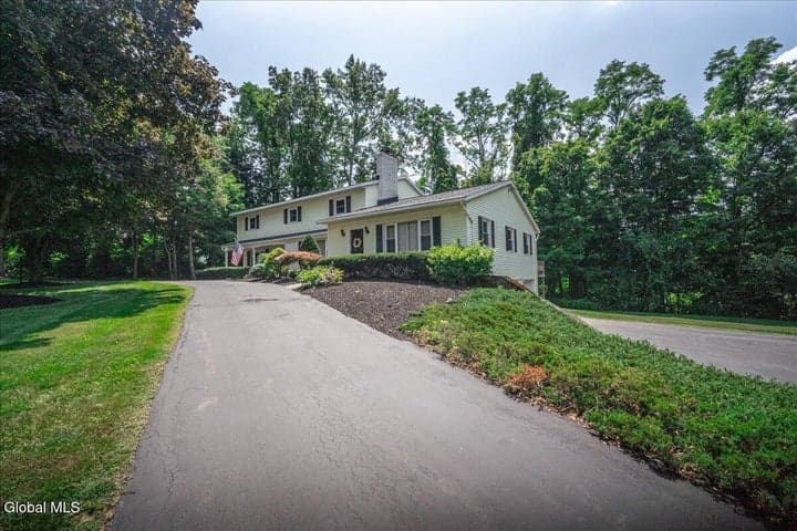 47 Rolling Brook Drive, Clifton Park, NY, photo 5