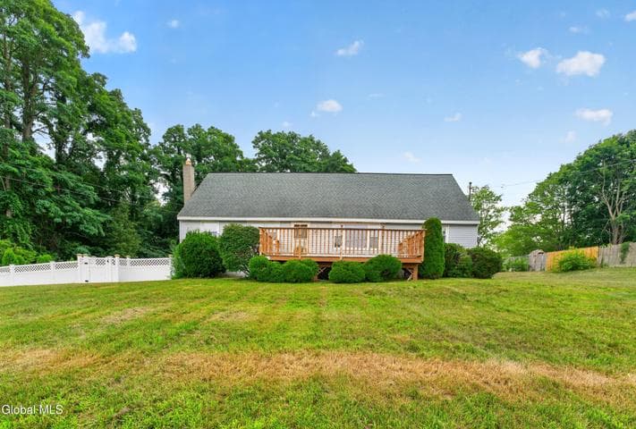 27 Fellows Road, Halfmoon, NY, photo 4