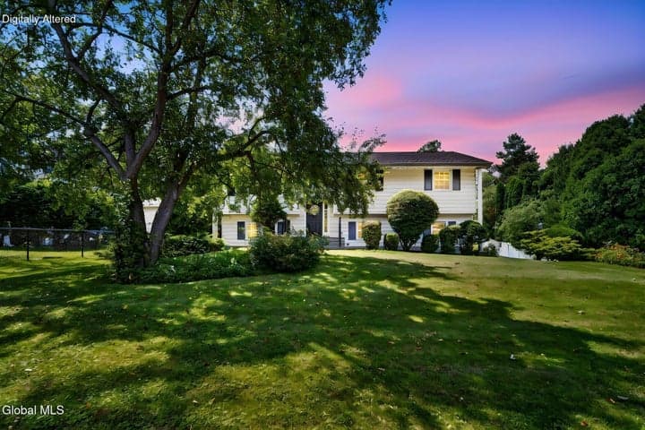 4 Farmingdale Road, Latham, NY, photo 2