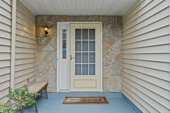 5 Woodside Drive, Albany, NY, photo 2