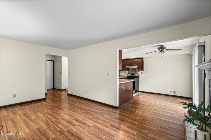 5 Woodside Drive, Albany, NY, photo 4