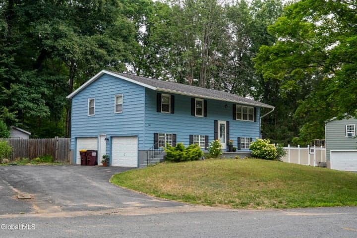 14 Deerleap Place, Saratoga Springs, NY, photo 3