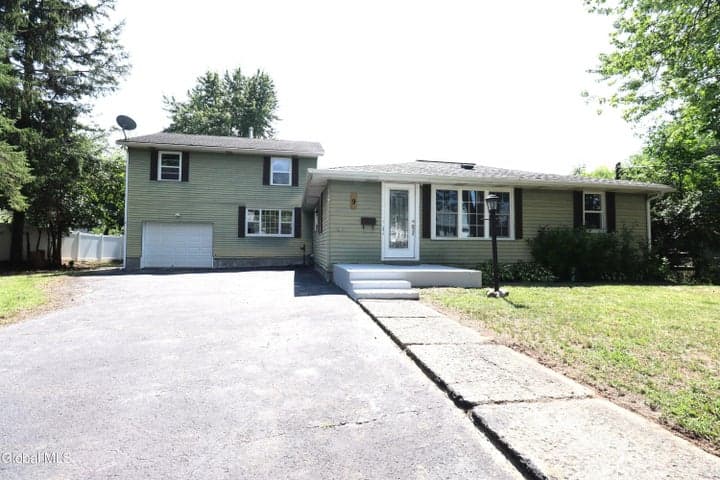 9 Rhode Island Avenue, Rensselaer, NY