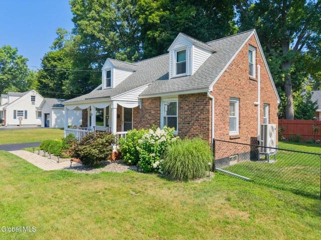 9 Sutherland Drive, Glenville, NY, photo 3