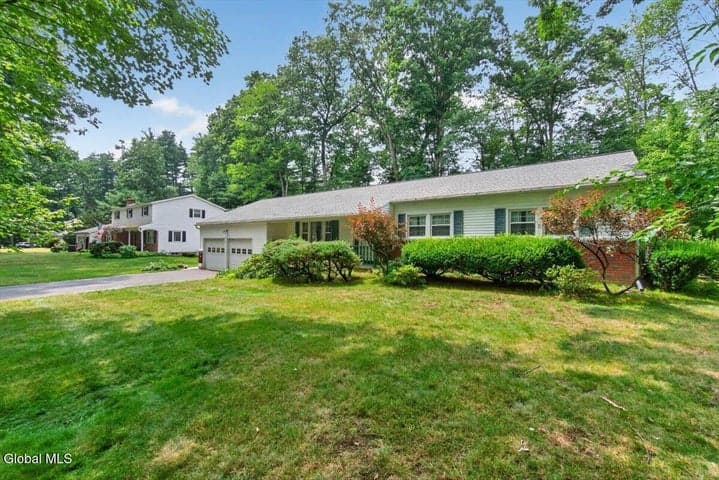 15 Secada Drive, Clifton Park, NY