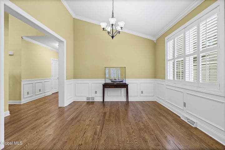 19 Braxton Court, Halfmoon, NY, photo 4