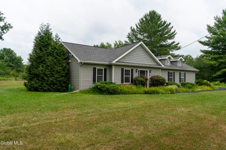 368 Eastline Road, Malta, NY, photo 2