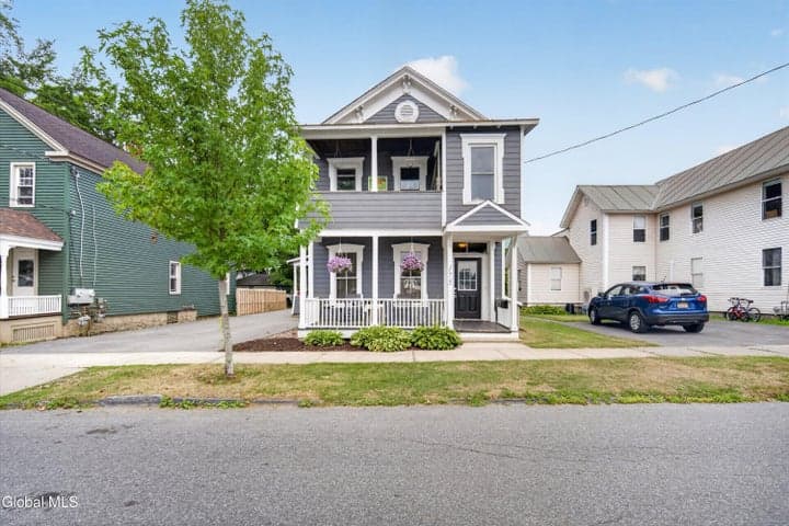 175 Beekman Street, Saratoga Springs, NY, photo 1