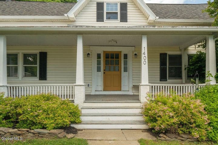 1400 Albany Avenue, Valatie, NY