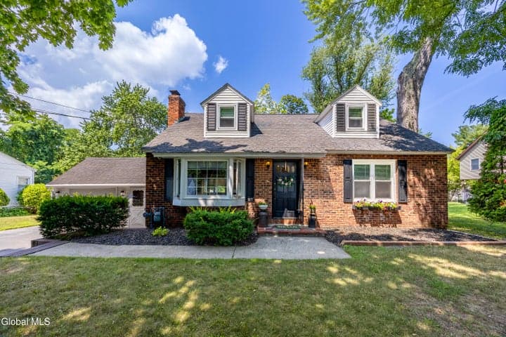2 Arden Road, Schenectady, NY