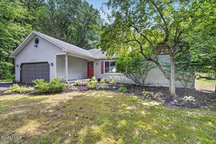 21 Knollwood Drive, Wilton, NY, photo 2