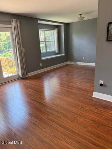 5 Pinehurst Avenue, Albany, NY, photo 3