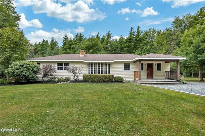 54 Cold Springs Road, Pittstown, NY