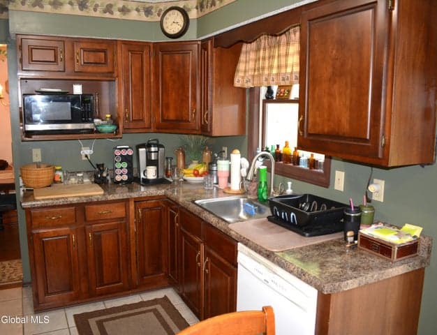 38 Maple Drive, Queensbury, NY, photo 4