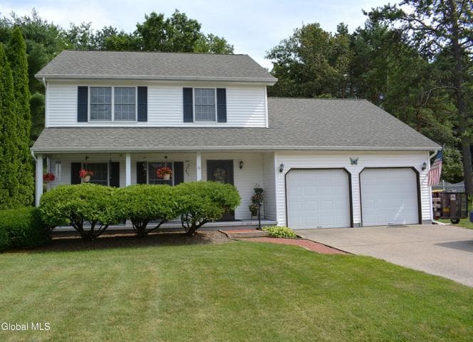 38 Maple Drive, Queensbury, NY