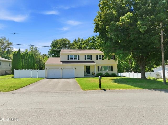 28 Marconi Drive, Latham, NY, photo 4
