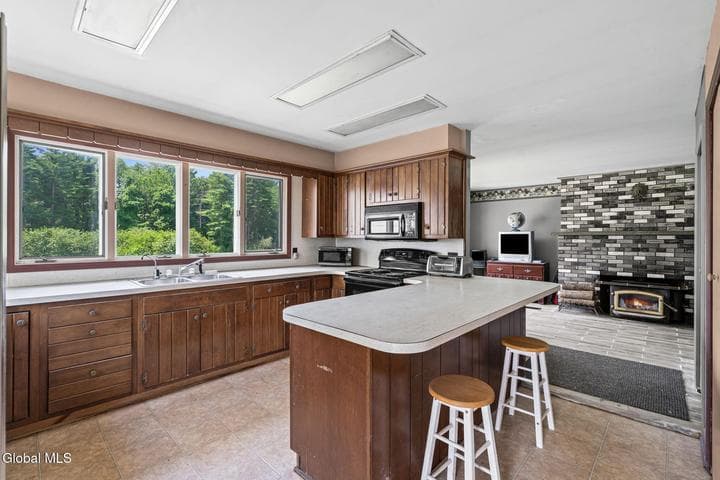 738 New York 29, Milton, NY, photo 3