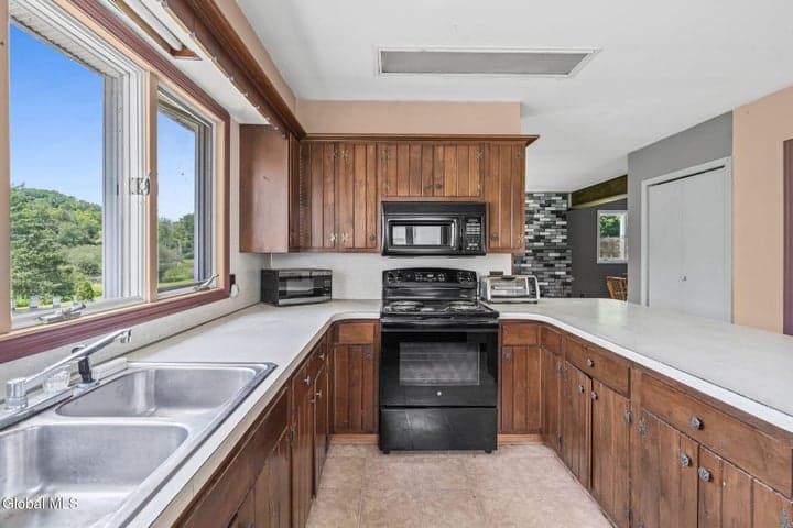 738 New York 29, Milton, NY, photo 4