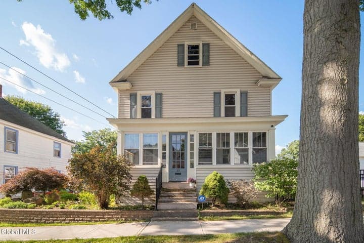 23 Vanwyck Street, Gloversville, NY