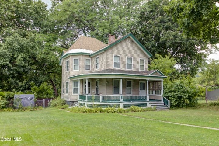 199 Bleecker Street, Gloversville, NY, photo 2
