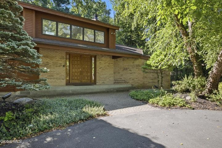 37 Covington Court, Niskayuna, NY