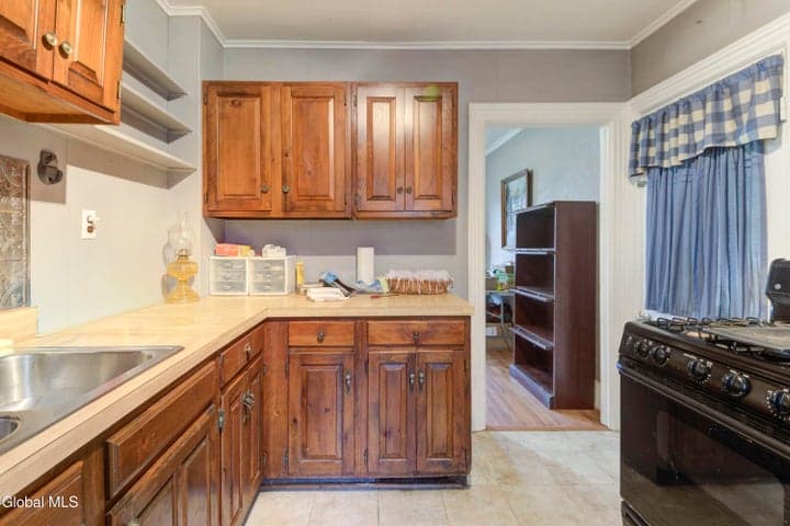 199 Bleecker Street, Gloversville, NY, photo 5