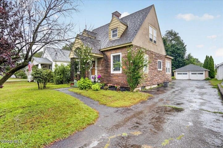 1205 N Westcott Road, Rotterdam, NY