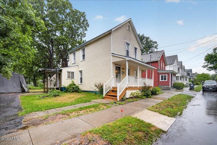 11 Granite Street, Saratoga Springs, NY, photo 4