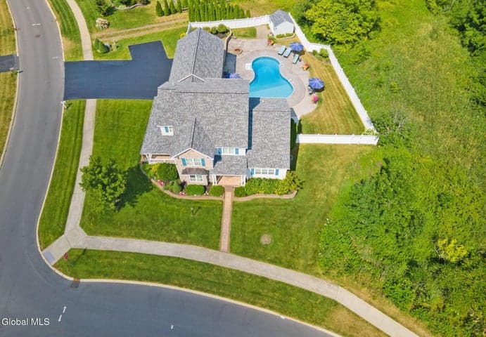 18 Willis Way, Malta, NY, photo 1