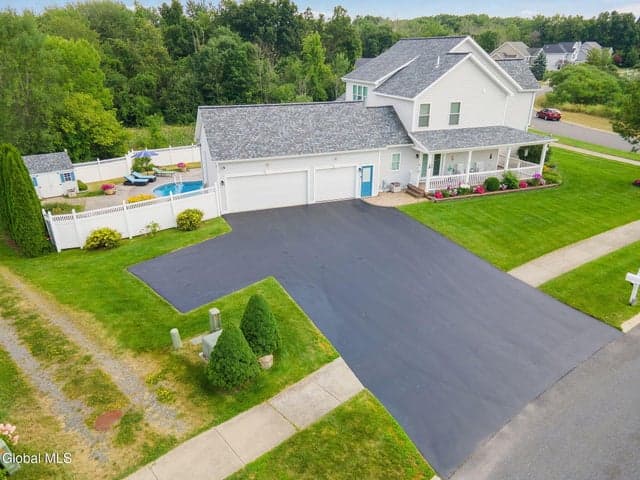 18 Willis Way, Malta, NY, photo 2
