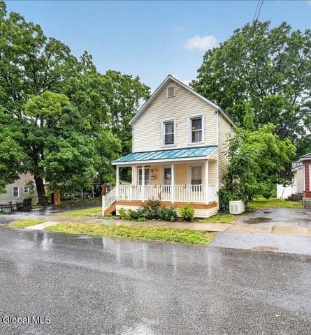 11 Granite Street, Saratoga Springs, NY