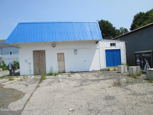207 W Fulton, Gloversville, NY, photo 3