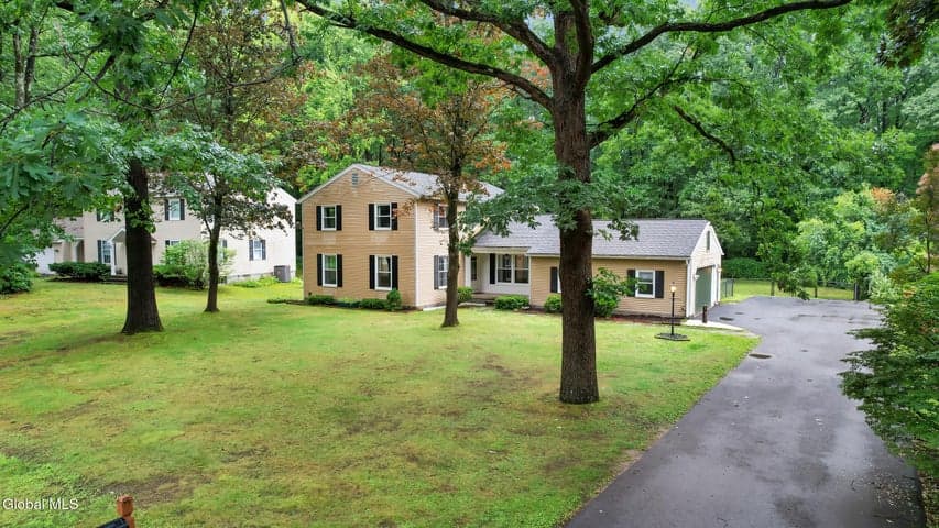 47 Canterbury Road, Clifton Park, NY, photo 2