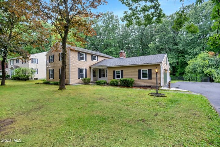 47 Canterbury Road, Clifton Park, NY, photo 3