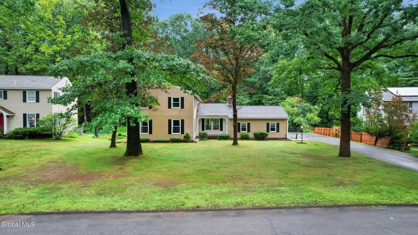 47 Canterbury Road, Clifton Park, NY, photo 5