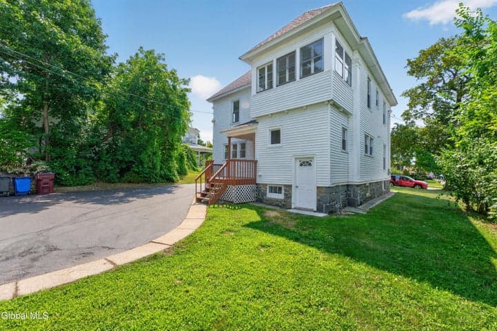 9 5th Avenue, Gloversville, NY, photo 5