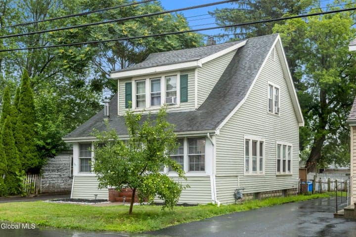 4 Maplewood Avenue, Albany, NY, photo 2