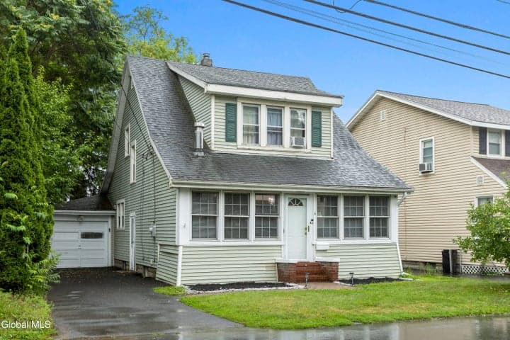 4 Maplewood Avenue, Albany, NY, photo 3