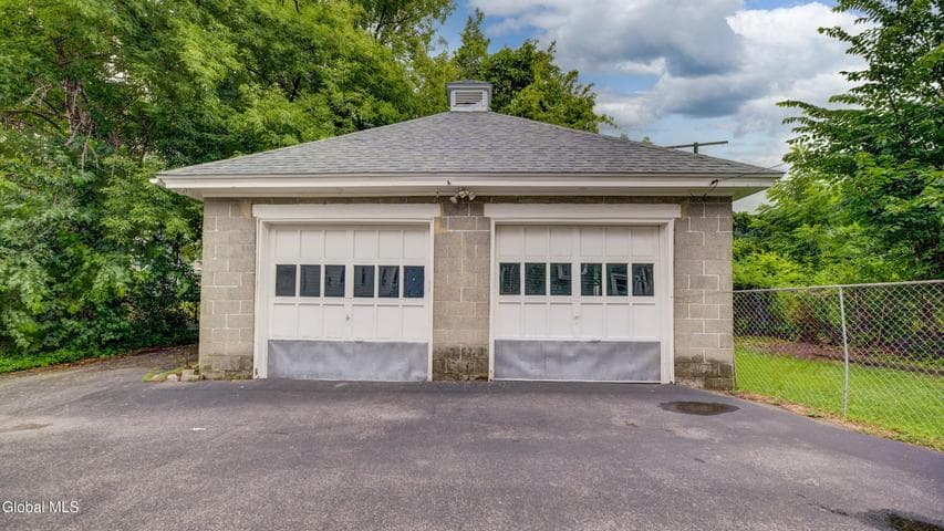 17 2nd Avenue, Gloversville, NY, photo 4