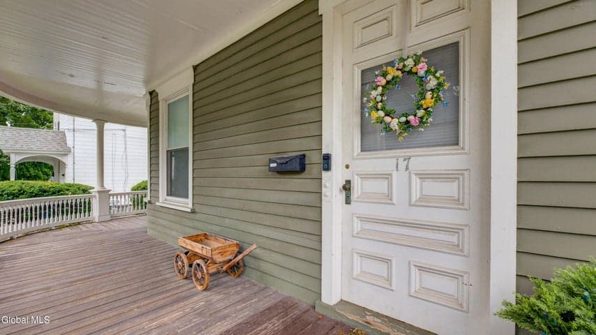 17 2nd Avenue, Gloversville, NY, photo 5