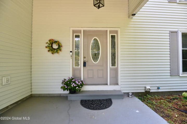 4 Berkshire Drive, Clifton Park, NY, photo 3