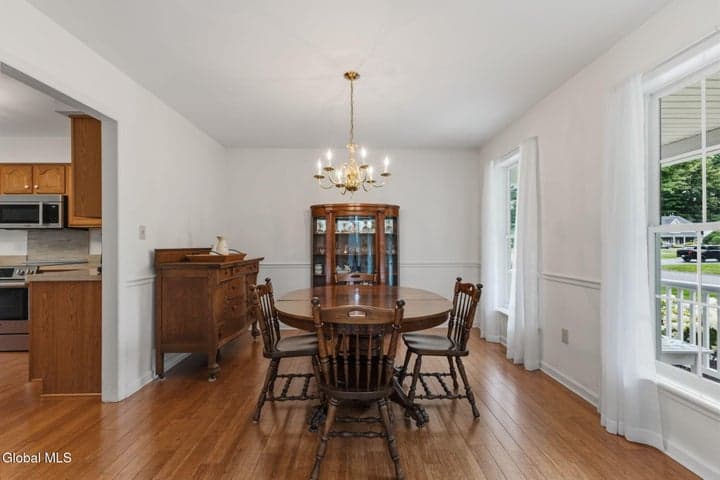 303 Partridgeberry Court, Guilderland, NY, photo 3