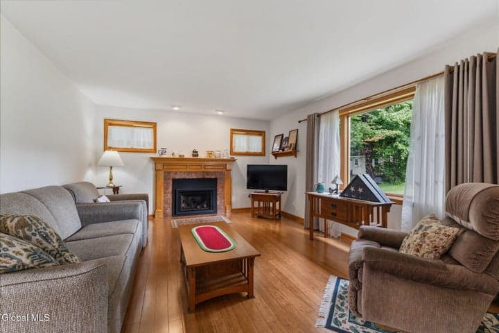 303 Partridgeberry Court, Guilderland, NY, photo 4