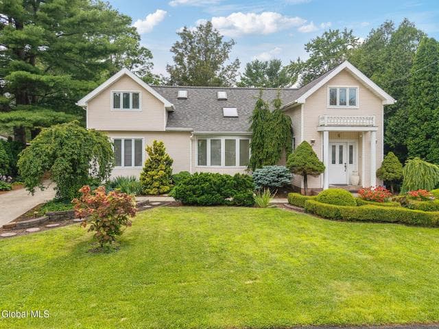 6 Quaker Drive, Colonie, NY
