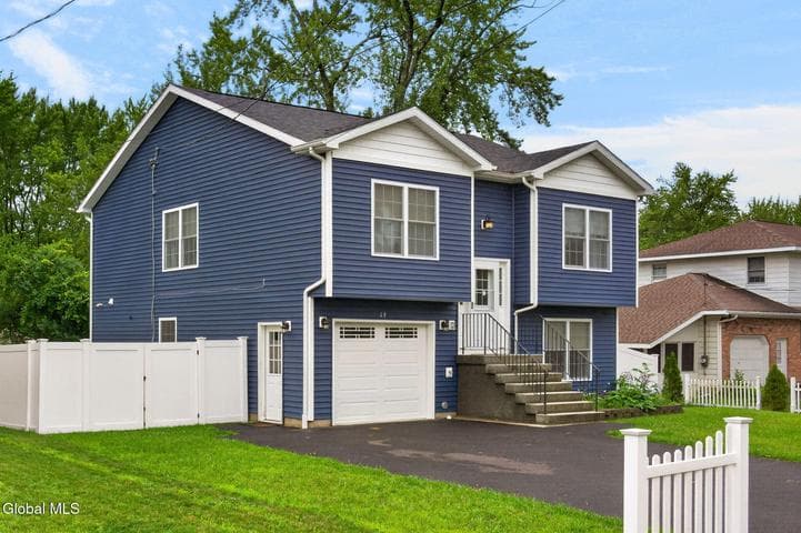 19 Start Avenue, East Greenbush, NY, photo 2
