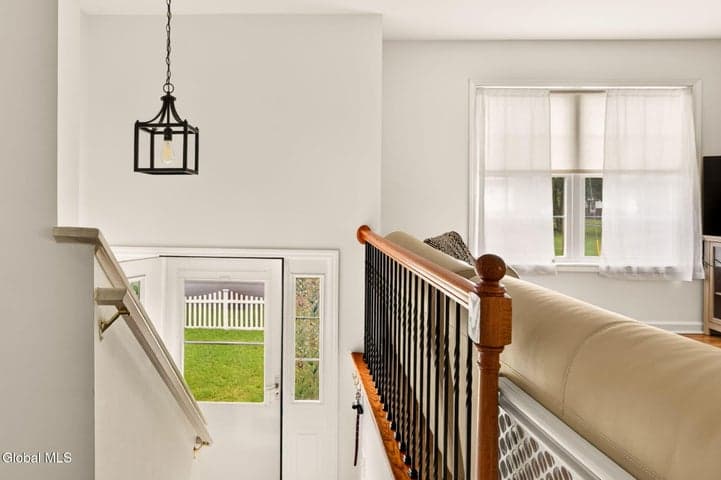 19 Start Avenue, East Greenbush, NY, photo 3