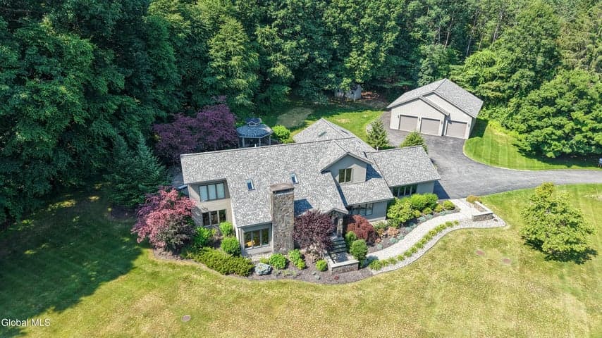 1 Rainbow Way, Ballston Spa, NY