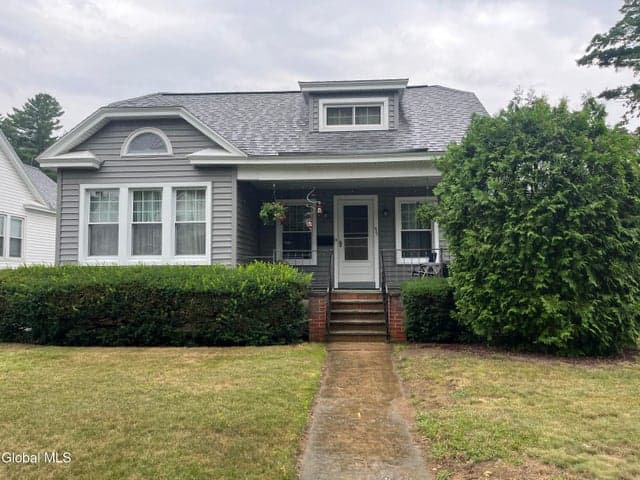 825 Dean Street, Schenectady, NY