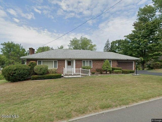 46 Evelyn Avenue, Amsterdam, NY